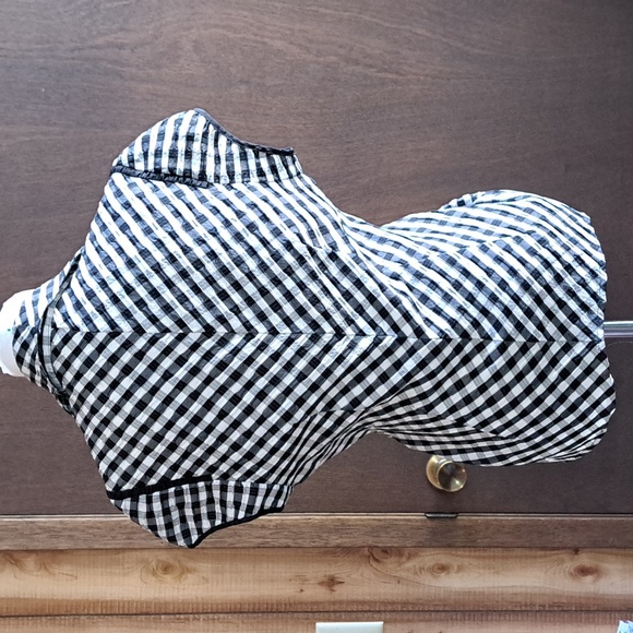 Black and white crinkled gingham blouse,  dress barn size M - Picture 3 of 5